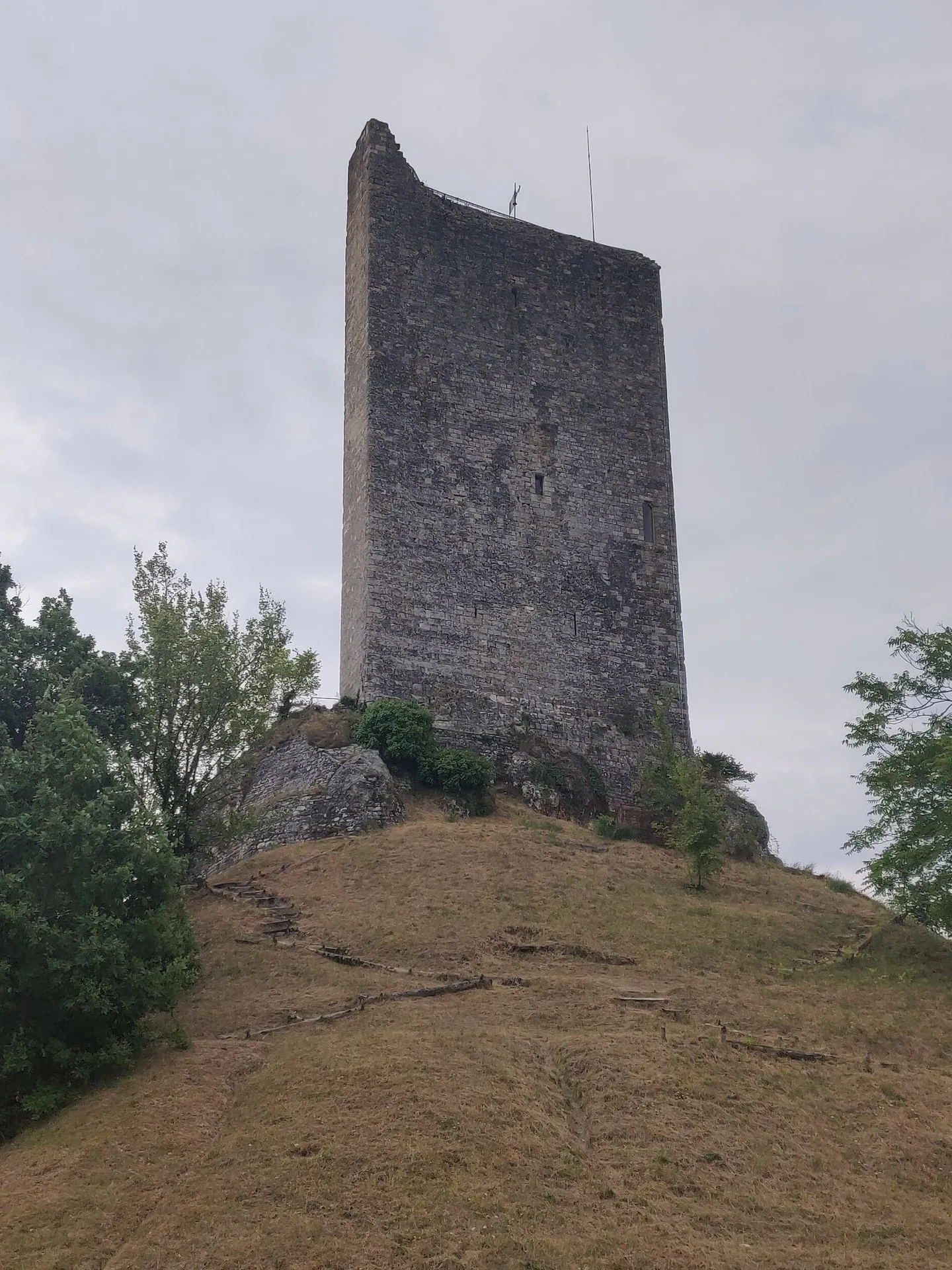 Donjon de Montcuq