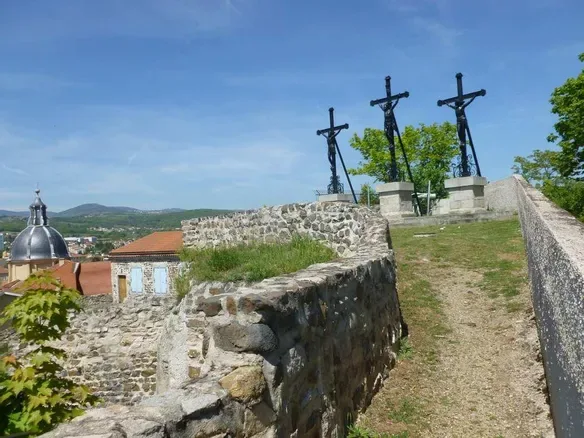 Colline du calvaires château  de Montbrison