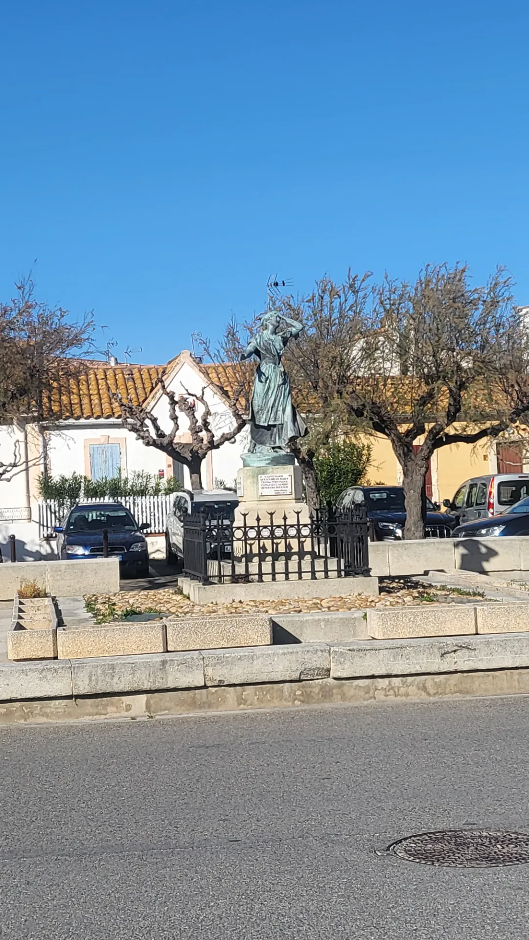 La statut de Mireille