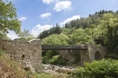 Pont de moulin sur cance