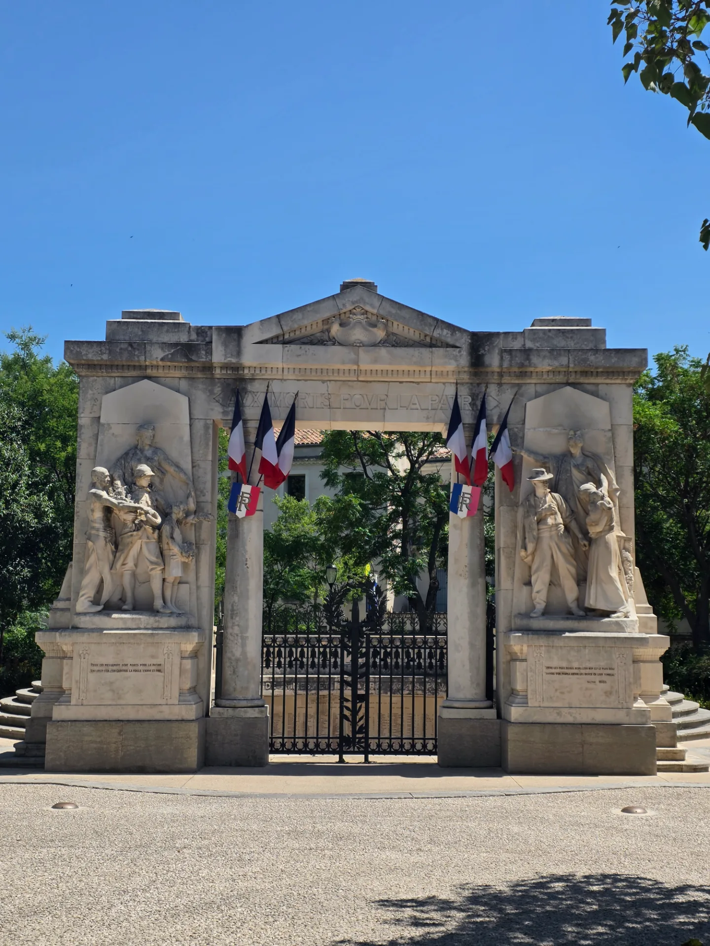 Monument aux morts de Nîmes