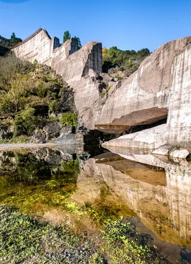 Ruines du barrage de Malpasset