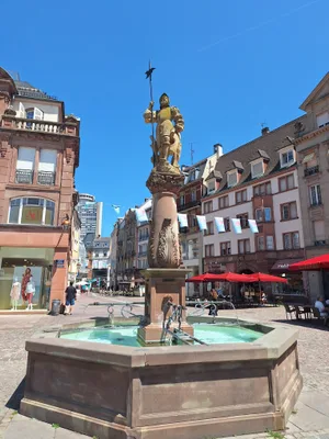 Place de la Réunion — photo 2