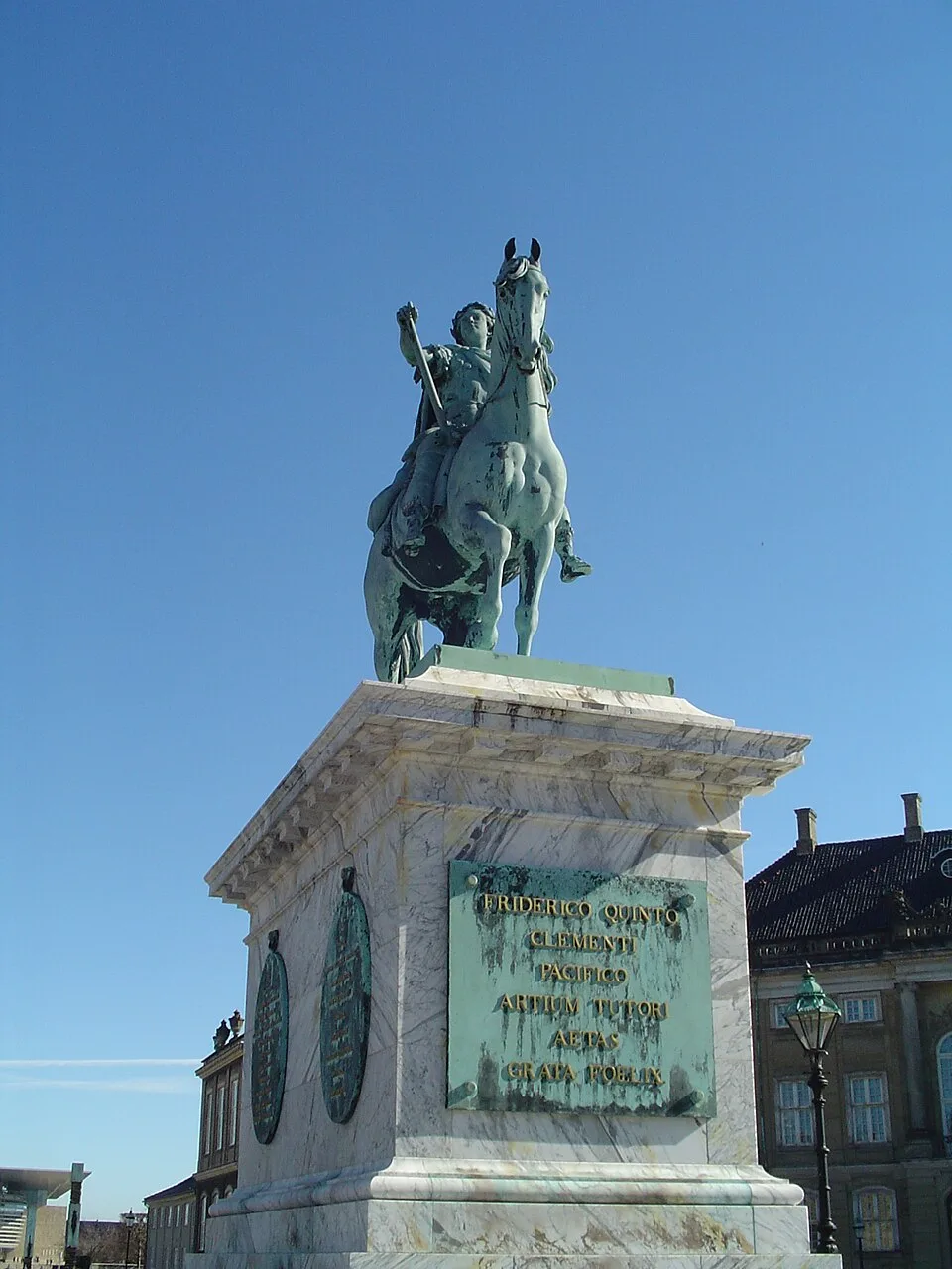 Statue du roi Frédéric V