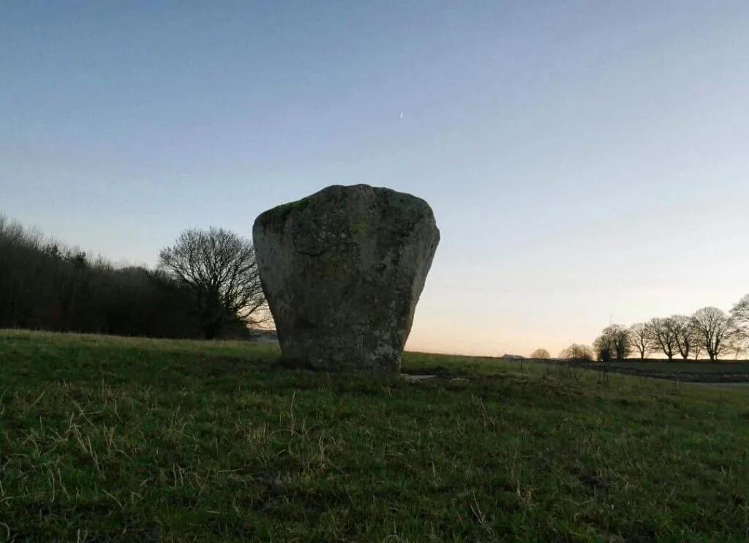 Goggleby Stone