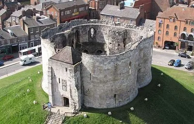 Clifford’s Tower in York — photo 2