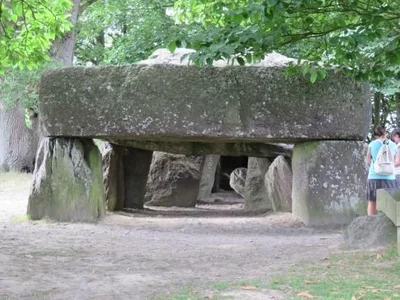 Allée couverte de la Roche aux fée — photo 2