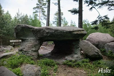 Table des Géants (dolmen naturel) — photo 1