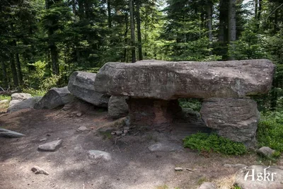 Table des Géants (dolmen naturel) — photo 4