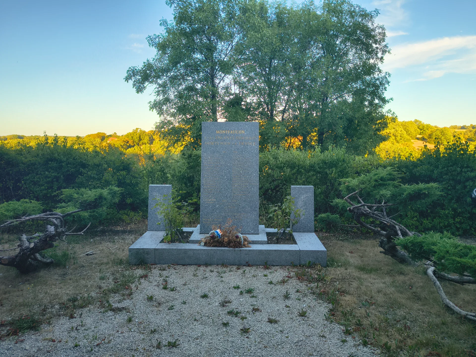 Monument aux morts de Montfaucon