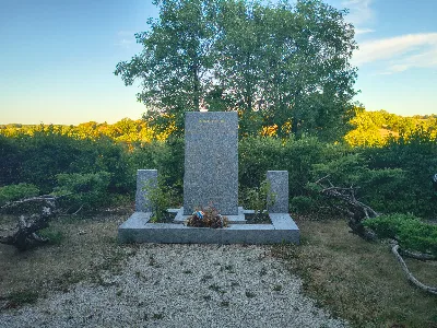 Monument aux morts de Montfaucon — photo 1