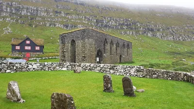Ruined Cathedral Múrurin