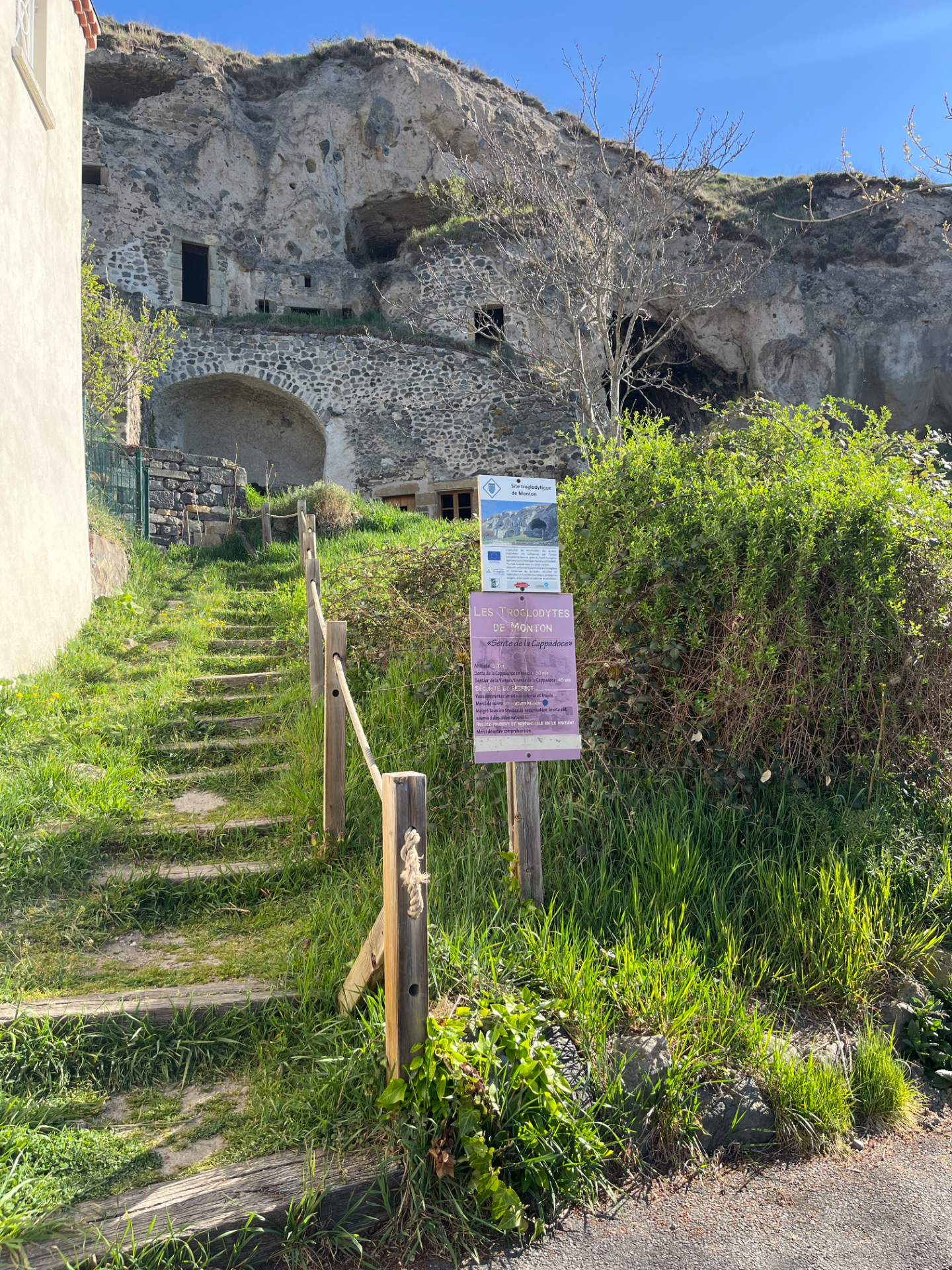 Les grottes de Monton