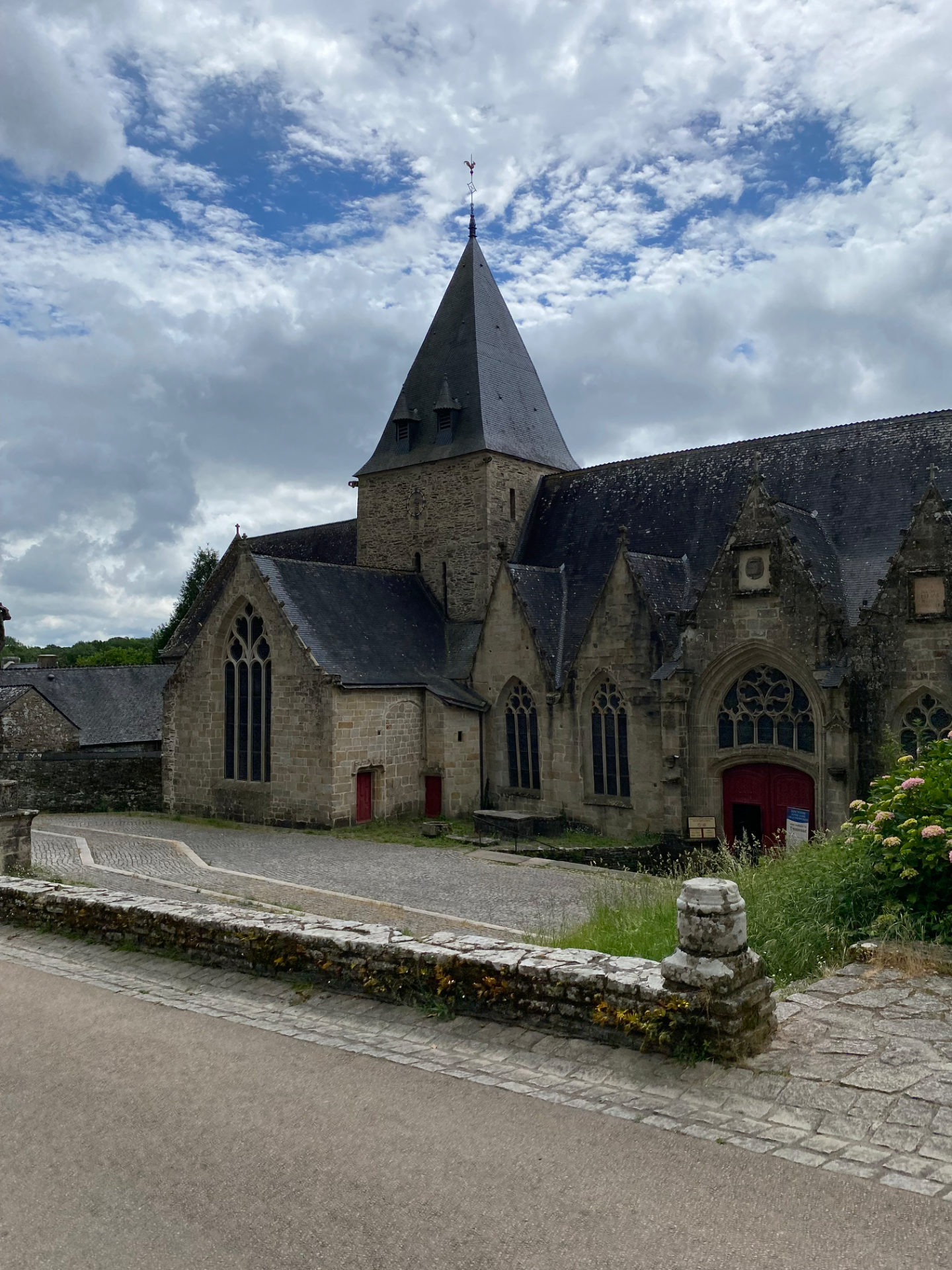 Sanctuaire notre dame de la tronchaye