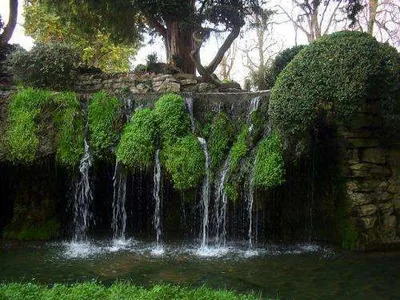 Grottes et Fontaines du Cours Saint Maurice — photo 3