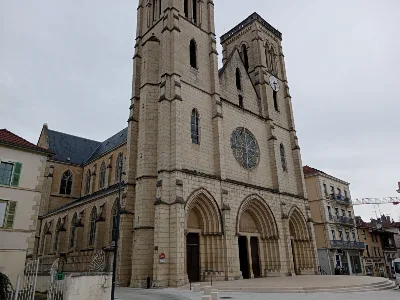 Église Saint-Jean-Baptiste de Bourgoin-Jallieu — photo 2