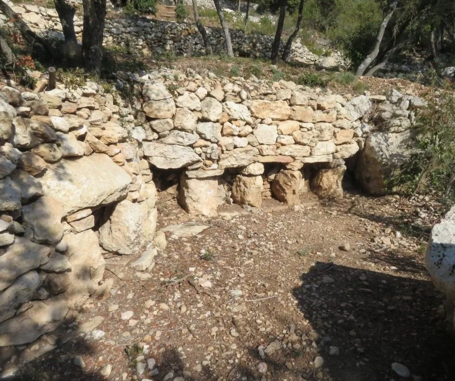 Mur à Abeilles d'Eyguières