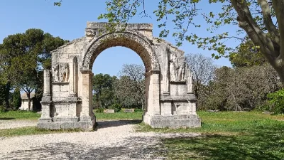 Les Antiques de Glanum — photo 2