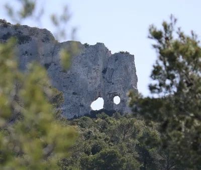 Le Rocher des Deux Trous