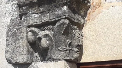 Portail de l'église de Crachier — photo 2
