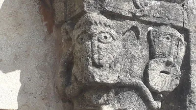 Portail de l'église de Crachier — photo 4
