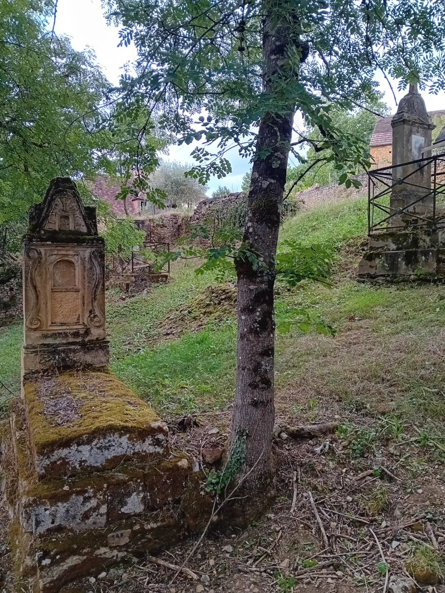 Ancien cimetière de Prouilhac