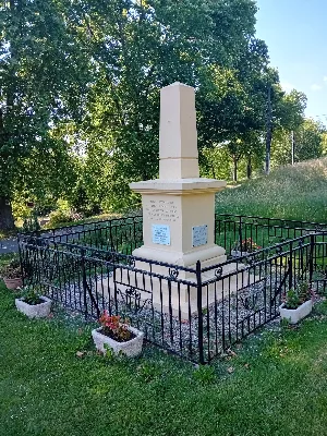 Monuments aux morts de Prouilhac — photo 3