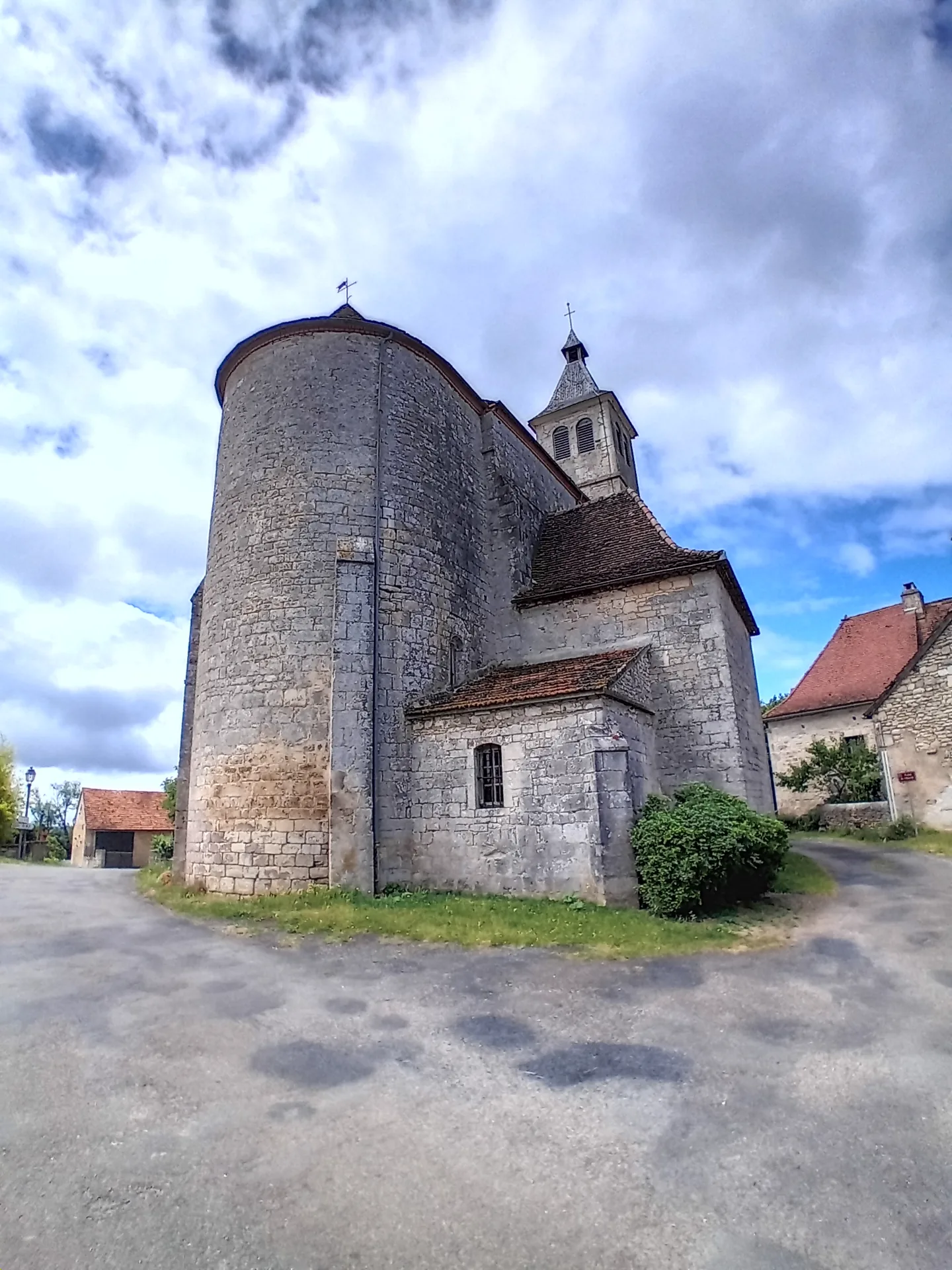 Église St Julien de Lunegarde