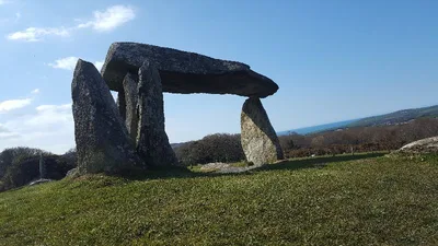 Pentre Ifan burial chamber — photo 3