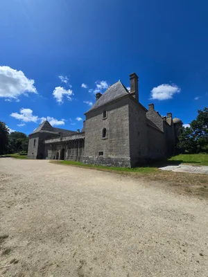 Chateau de Kergroadez