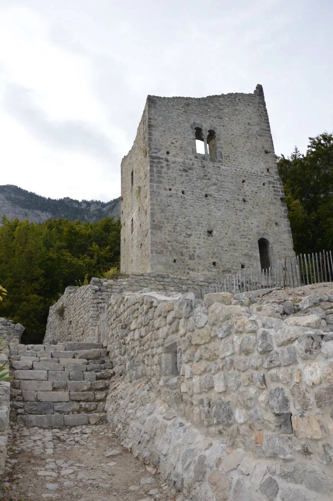 Tour d'Arces