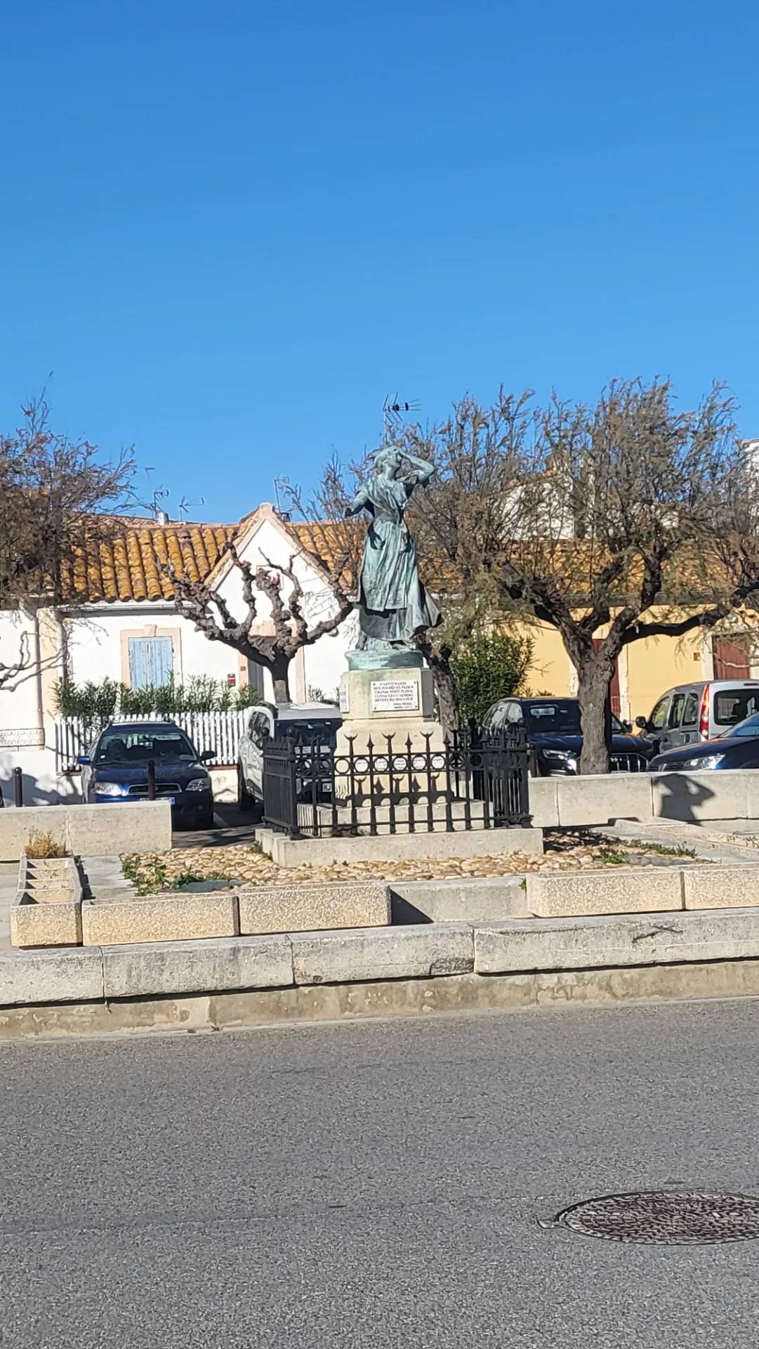 La statut de Mireille