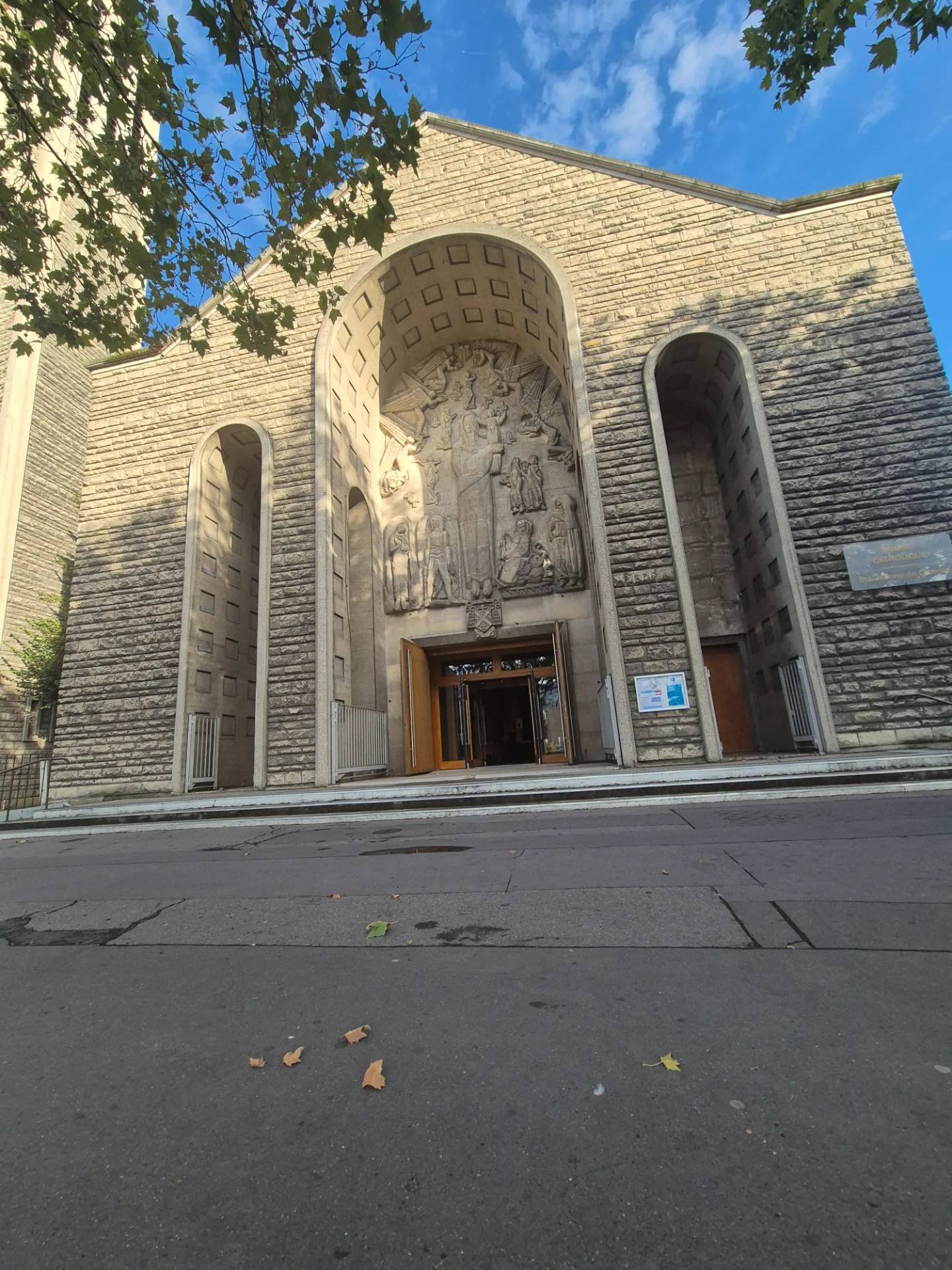 Église Sainte Jeanne de Chantal