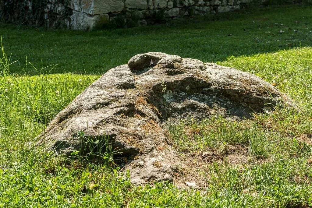 Pierre à Cupule de Buisson-rond