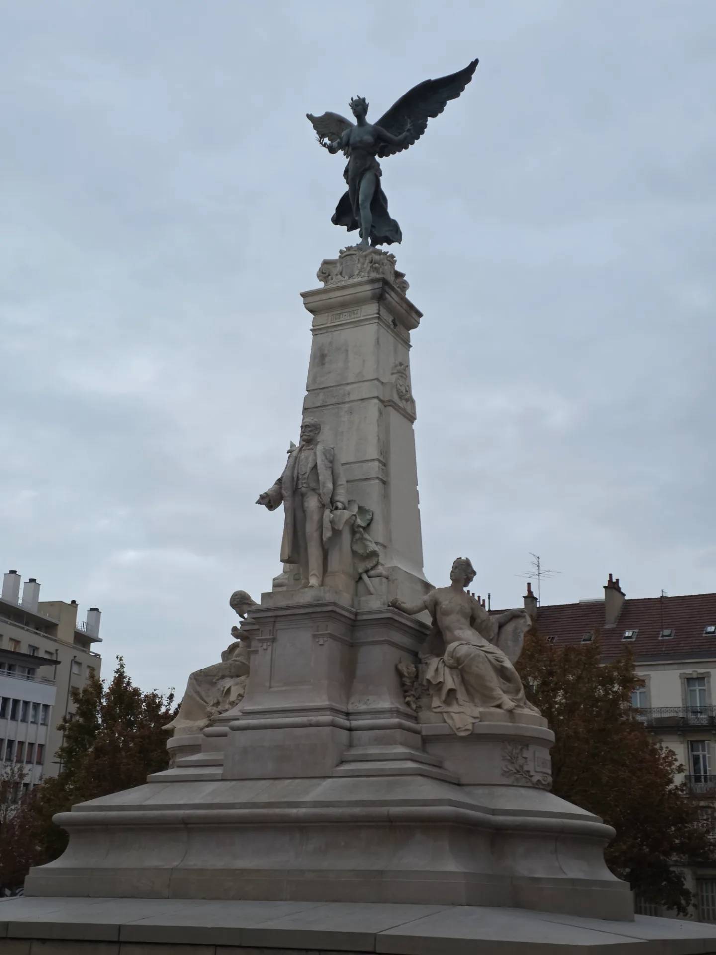 Monument à Sadi Carnot