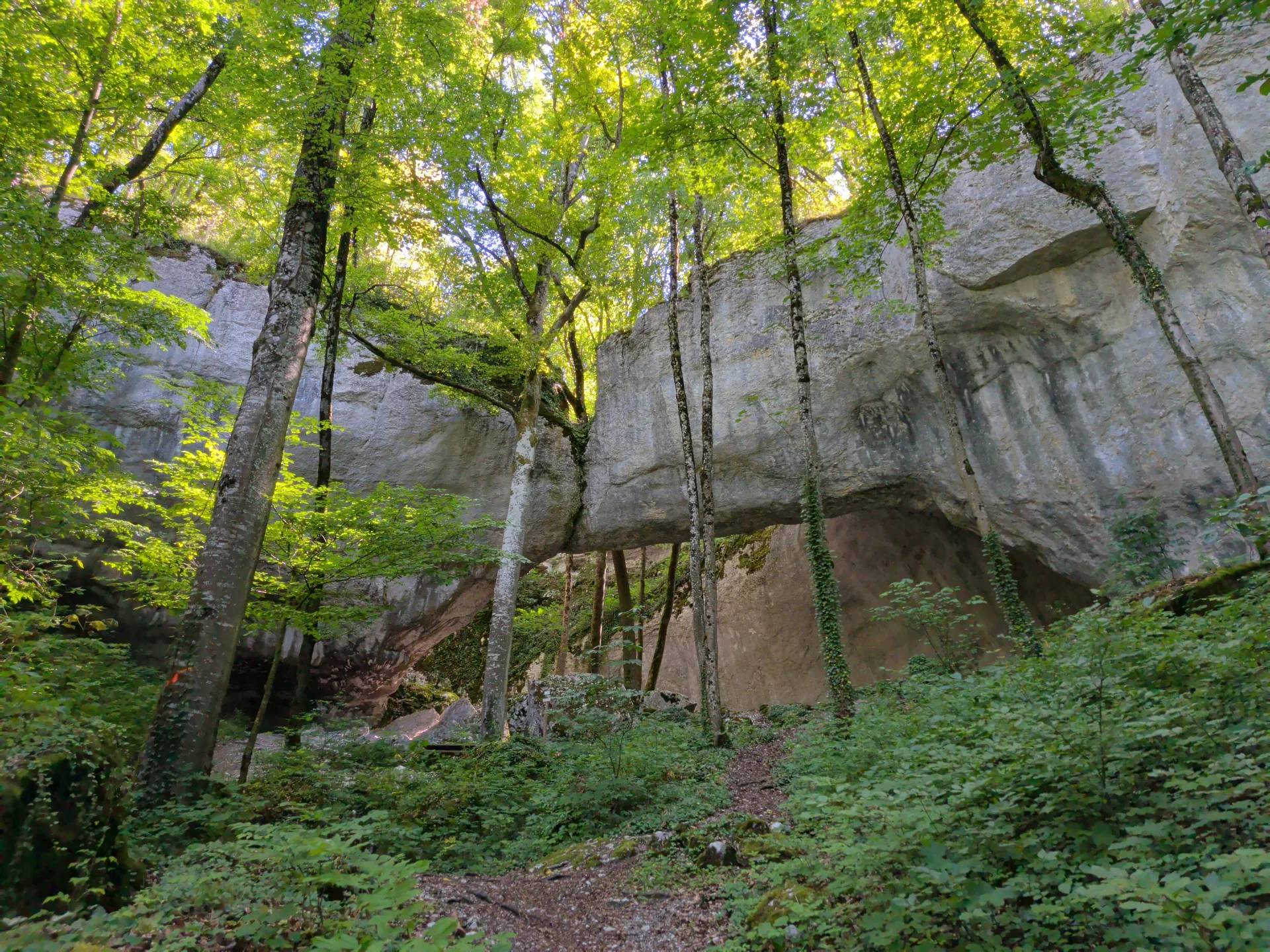La grotte du Bisontin
