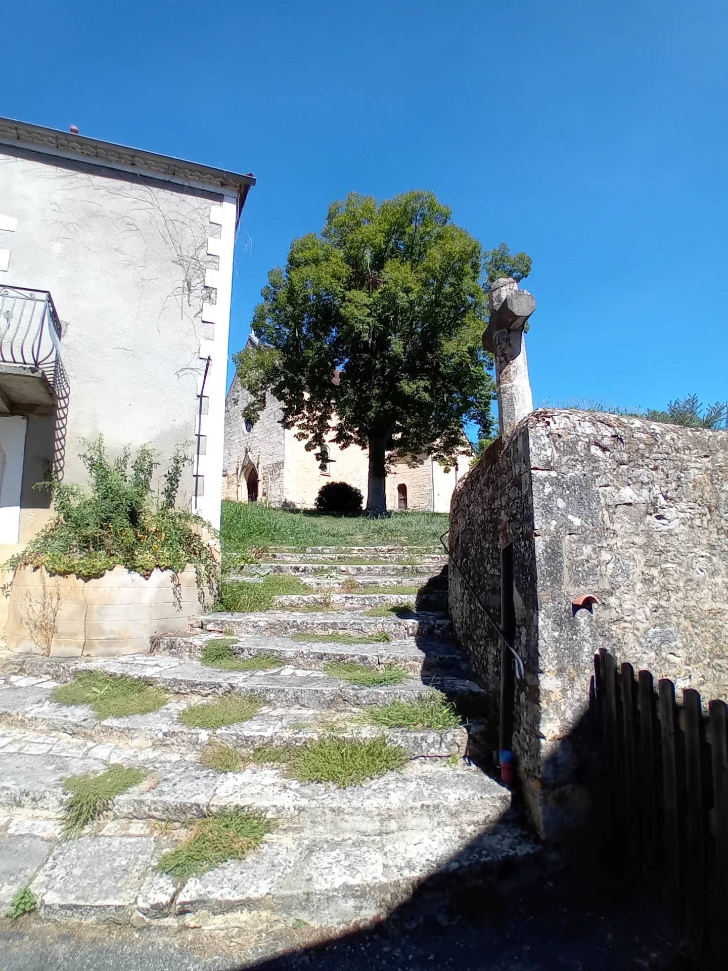 Église St Barthélémy de Bouzic