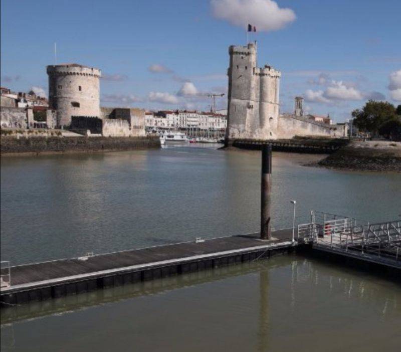 Les tours du vieux port de la rochelle
